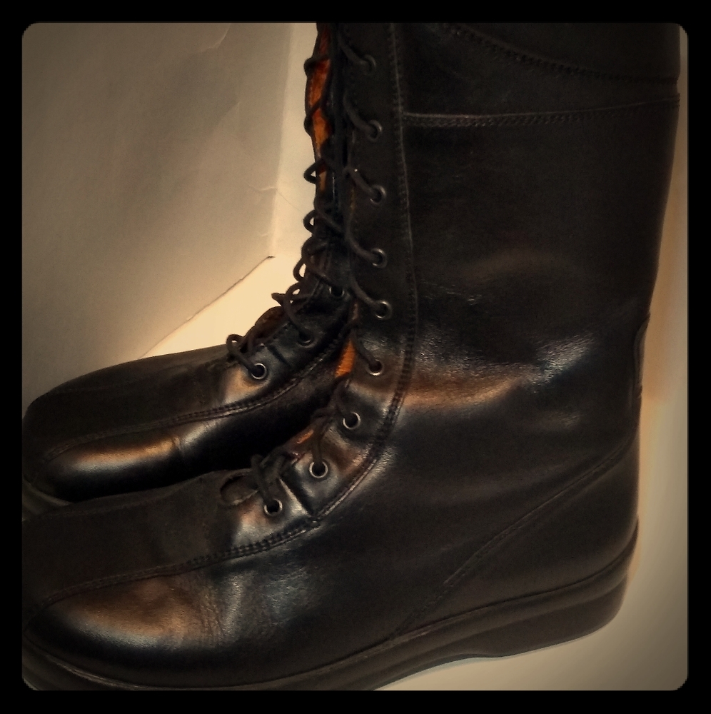 Footprints by Birkenstock lace up boots